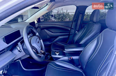 Внедорожник / Кроссовер Ford Mustang Mach-E 2021 в 