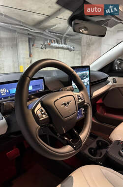 Внедорожник / Кроссовер Ford Mustang Mach-E 2021 в 