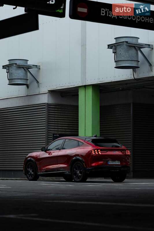 Позашляховик / Кросовер Ford Mustang Mach-E 2021 в Києві фото 11 Позашляховик / Кросовер Ford Mustang Mach-E 2021 в Києві