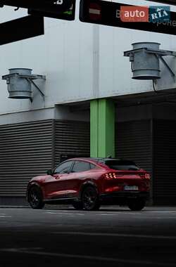 Внедорожник / Кроссовер Ford Mustang Mach-E 2021 в 
