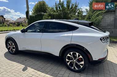 Внедорожник / Кроссовер Ford Mustang Mach-E 2021 в 