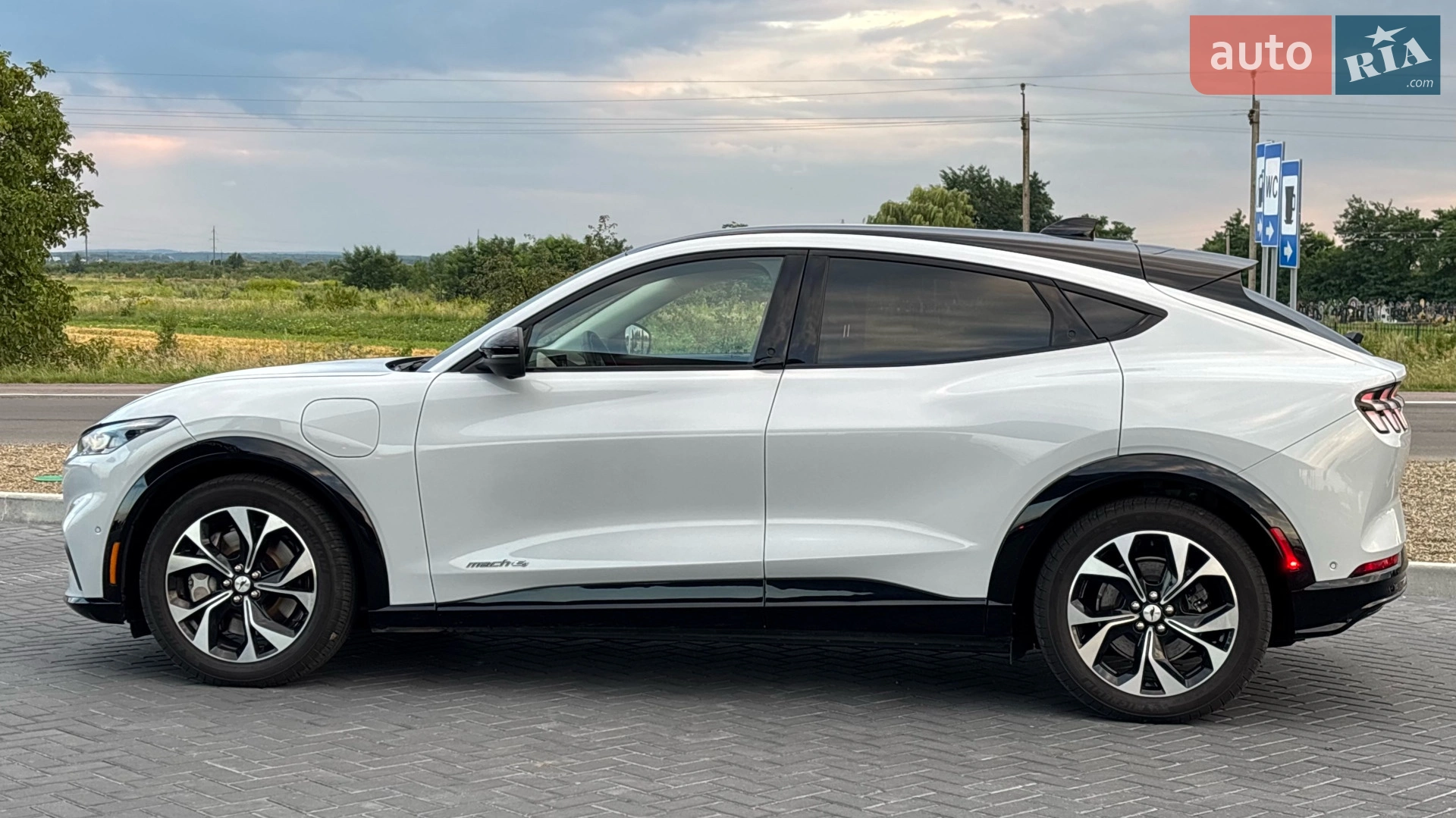 2021 Ford Mustang Mach-E - мініатюра 9