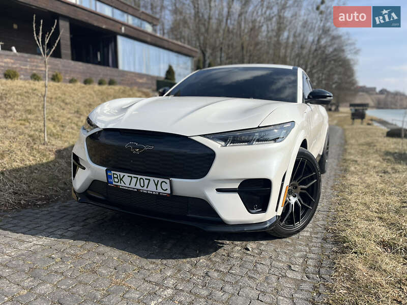Позашляховик / Кросовер Ford Mustang Mach-E 2021 в Рівному