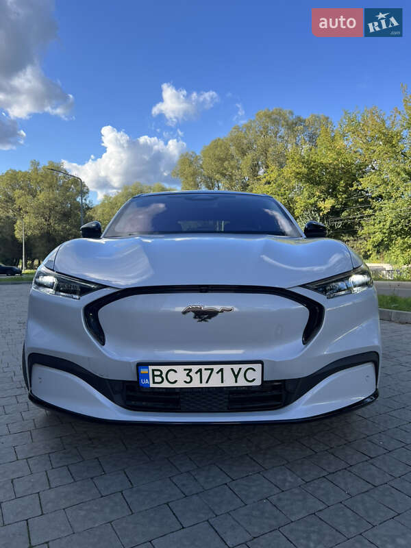 Позашляховик / Кросовер Ford Mustang Mach-E 2022 в Новояворівську