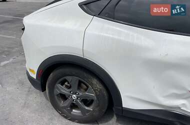 Позашляховик / Кросовер Ford Mustang Mach-E 2022 в 