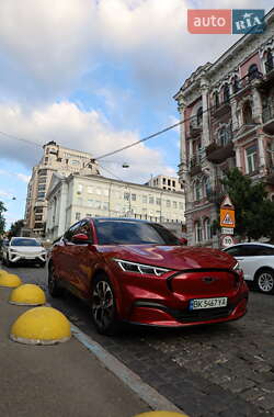 Внедорожник / Кроссовер Ford Mustang Mach-E 2021 в 