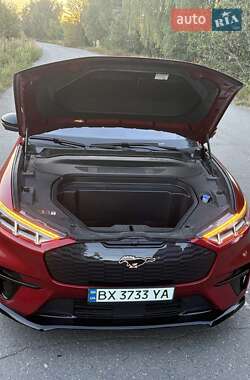 Позашляховик / Кросовер Ford Mustang Mach-E 2022 в 