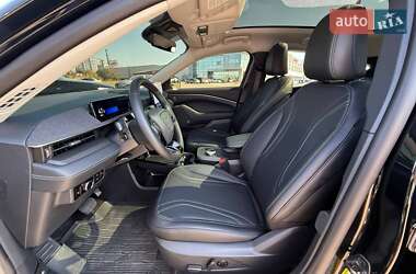 Позашляховик / Кросовер Ford Mustang Mach-E 2024 в 
