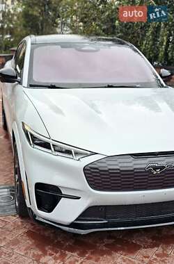 Внедорожник / Кроссовер Ford Mustang Mach-E 2022 в 