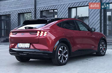 Позашляховик / Кросовер Ford Mustang Mach-E 2021 в 