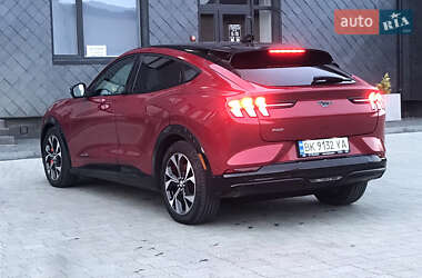 Позашляховик / Кросовер Ford Mustang Mach-E 2021 в 