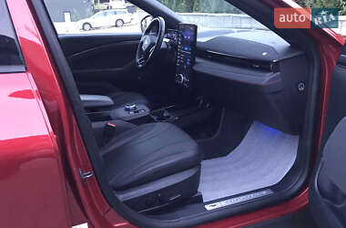 Позашляховик / Кросовер Ford Mustang Mach-E 2021 в 