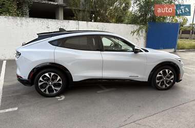 Позашляховик / Кросовер Ford Mustang Mach-E 2021 в 