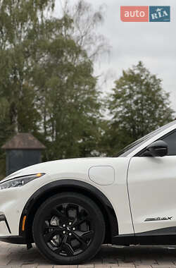 Позашляховик / Кросовер Ford Mustang Mach-E 2023 в 