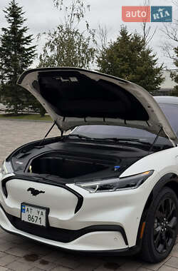 Позашляховик / Кросовер Ford Mustang Mach-E 2023 в 