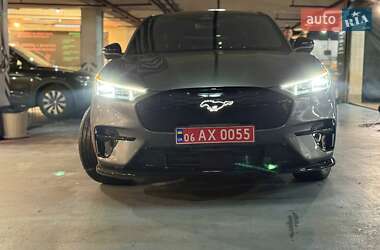 Позашляховик / Кросовер Ford Mustang Mach-E 2023 в  фото 5 Позашляховик / Кросовер Ford Mustang Mach-E 2023 в