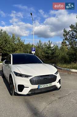 Позашляховик / Кросовер Ford Mustang Mach-E 2022 в  фото 2 Позашляховик / Кросовер Ford Mustang Mach-E 2022 в
