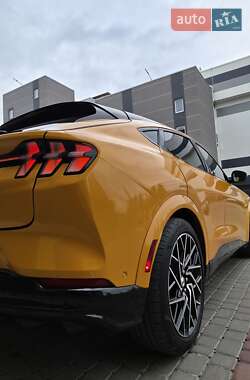Внедорожник / Кроссовер Ford Mustang Mach-E 2021 в 