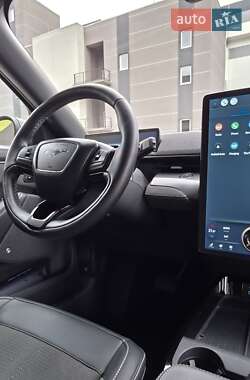 Внедорожник / Кроссовер Ford Mustang Mach-E 2021 в 