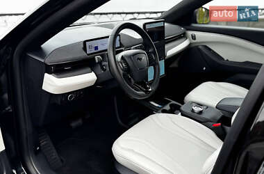 Позашляховик / Кросовер Ford Mustang Mach-E 2023 в  фото 18 Позашляховик / Кросовер Ford Mustang Mach-E 2023 в