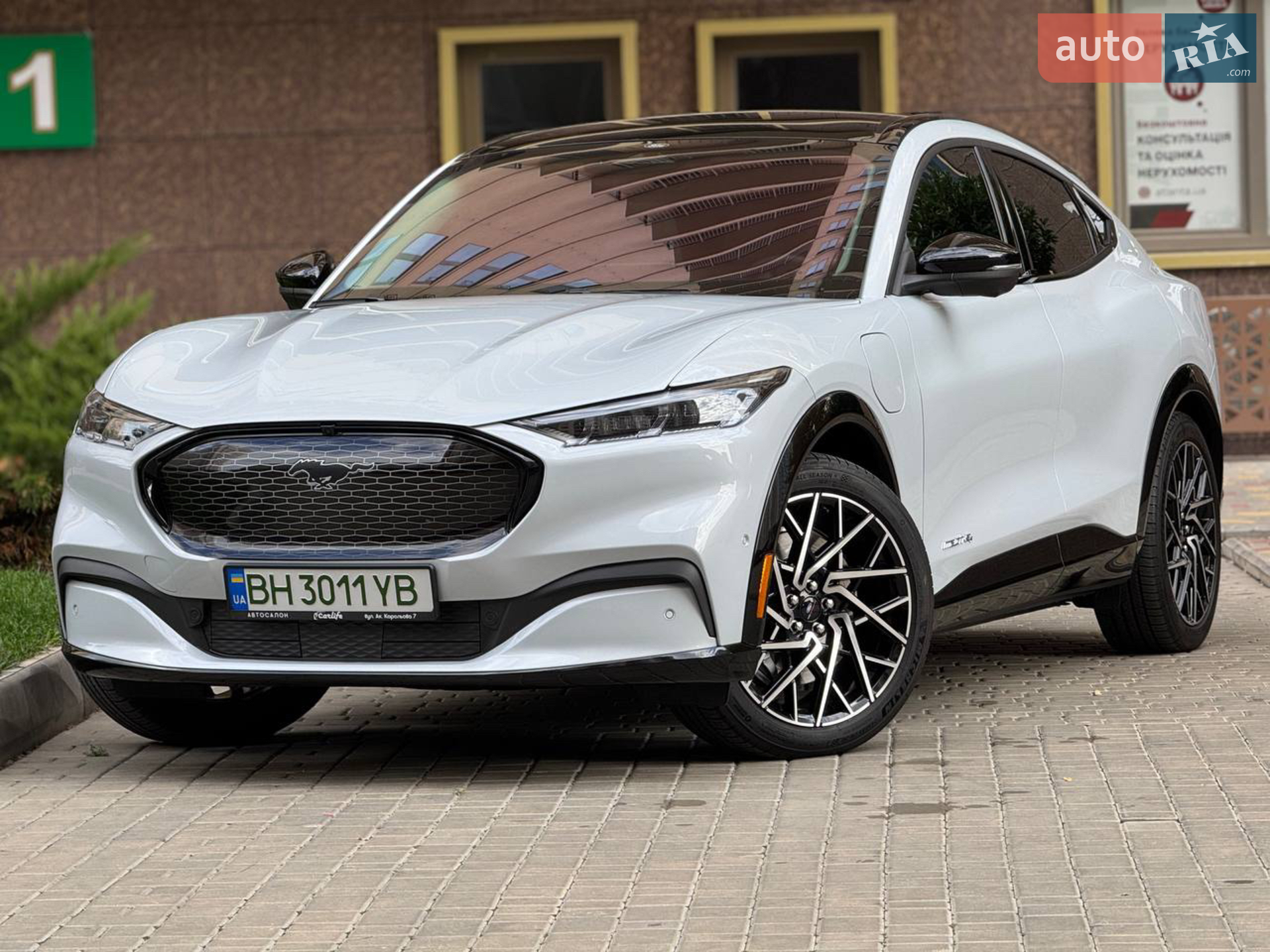 2022 Ford Mustang Mach-E - мініатюра 2