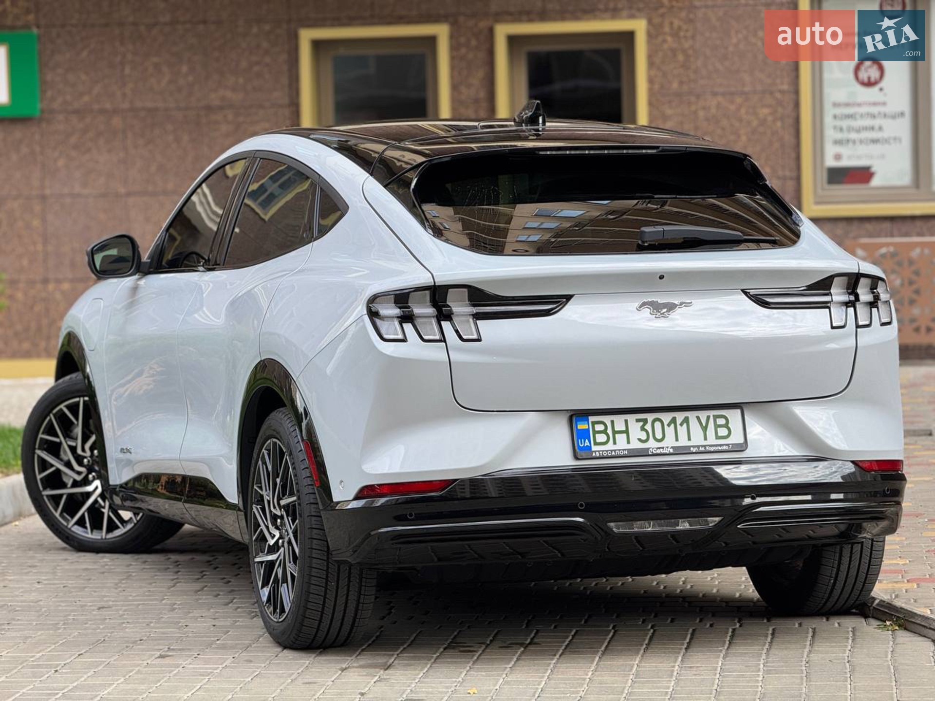 2022 Ford Mustang Mach-E - мініатюра 12