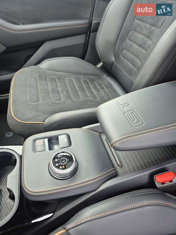 Позашляховик / Кросовер Ford Mustang Mach-E 2023 в Києві фото 8 Позашляховик / Кросовер Ford Mustang Mach-E 2023 в Києві