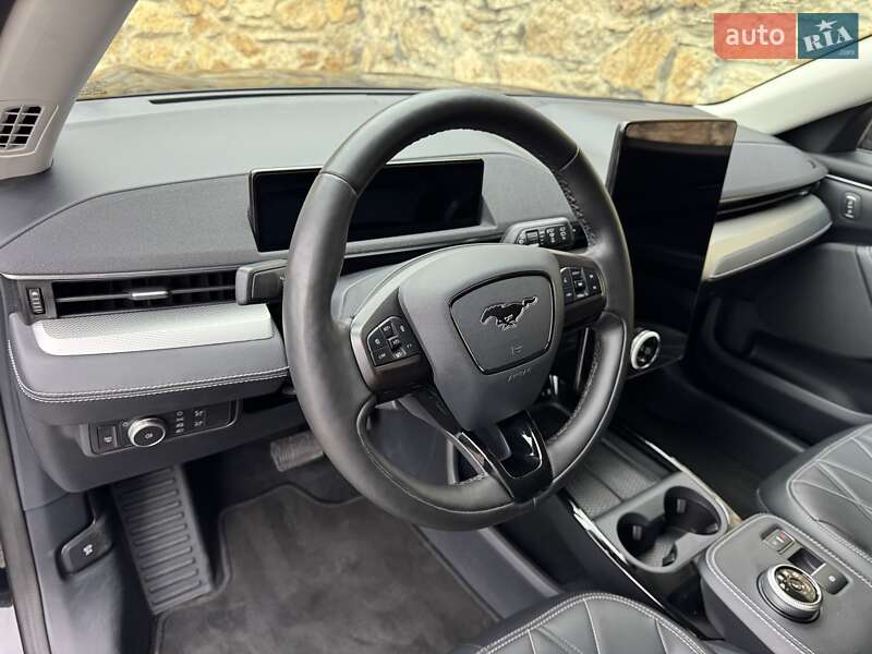 Позашляховик / Кросовер Ford Mustang Mach-E 2021 в Рівному
