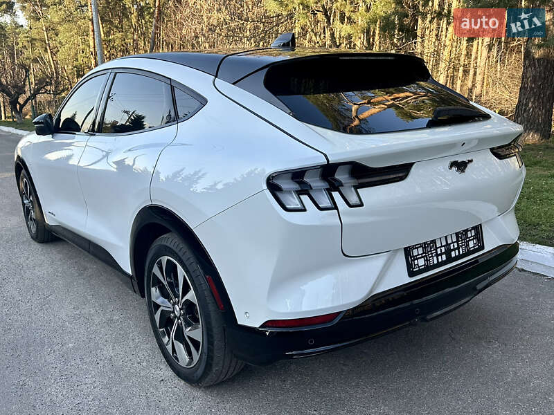 Позашляховик / Кросовер Ford Mustang Mach-E 2022 в Києві