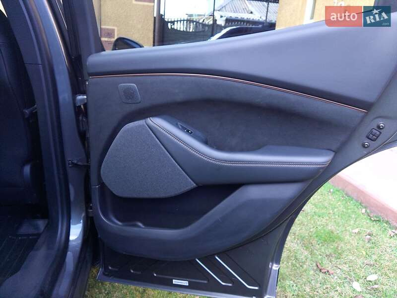 Внедорожник / Кроссовер Ford Mustang Mach-E 2022 в Днепре фото 16 Внедорожник / Кроссовер Ford Mustang Mach-E 2022 в Днепре