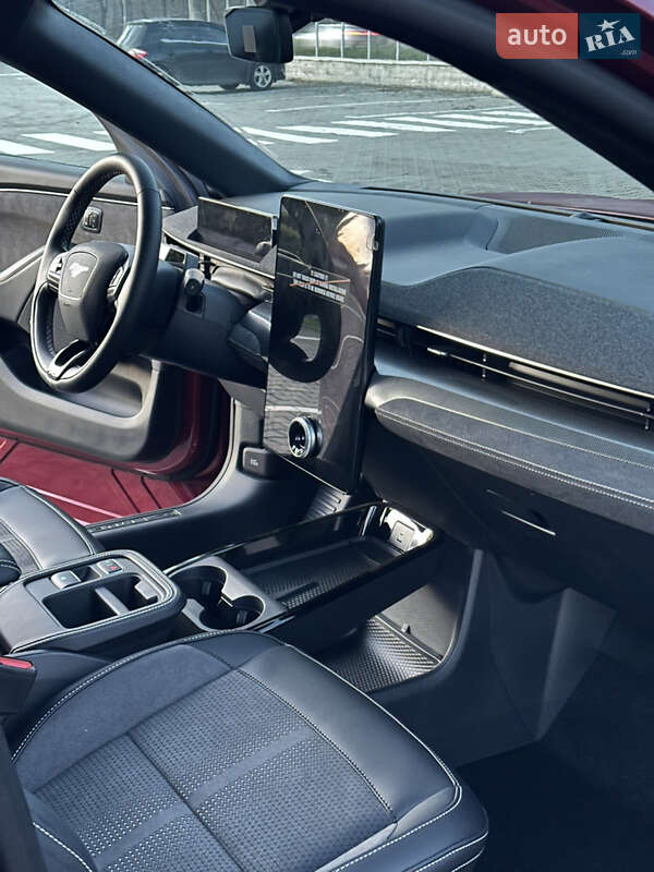 Внедорожник / Кроссовер Ford Mustang Mach-E 2025 в Виннице фото 17 Внедорожник / Кроссовер Ford Mustang Mach-E 2025 в Виннице