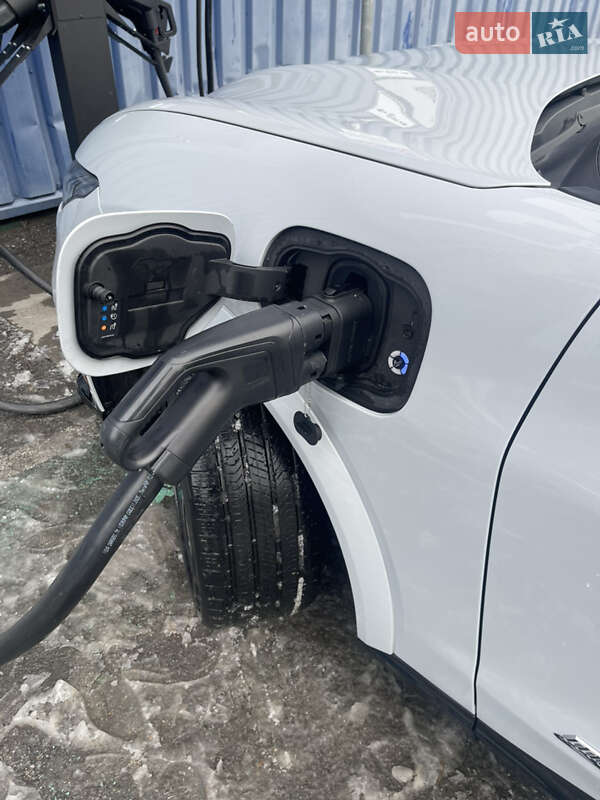 Позашляховик / Кросовер Ford Mustang Mach-E 2022 в Дніпрі