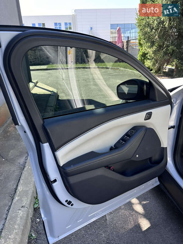 Позашляховик / Кросовер Ford Mustang Mach-E 2022 в Черкасах