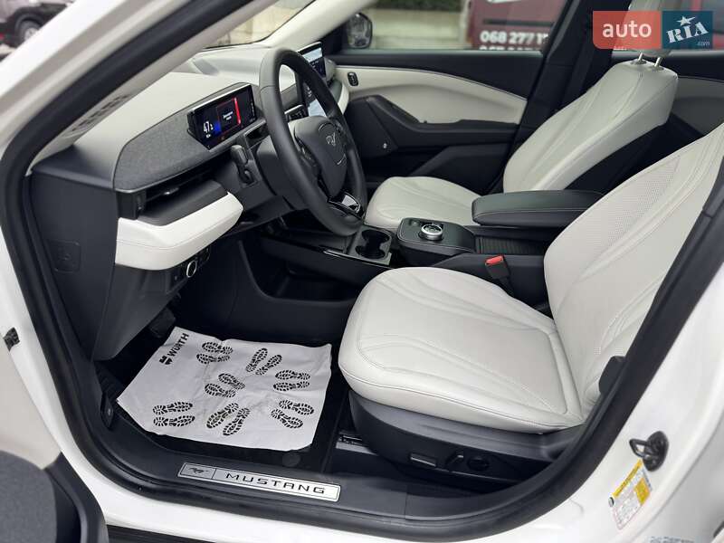 Позашляховик / Кросовер Ford Mustang Mach-E 2023 в Рівному