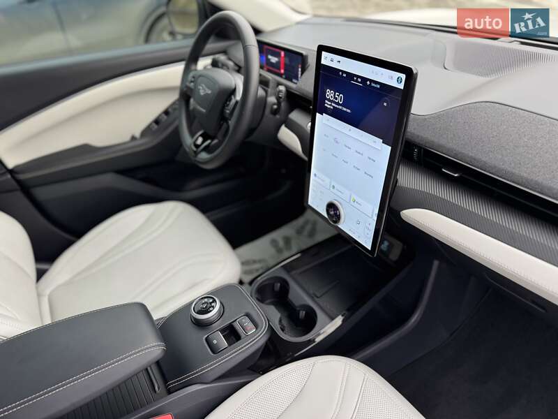 Позашляховик / Кросовер Ford Mustang Mach-E 2023 в Рівному