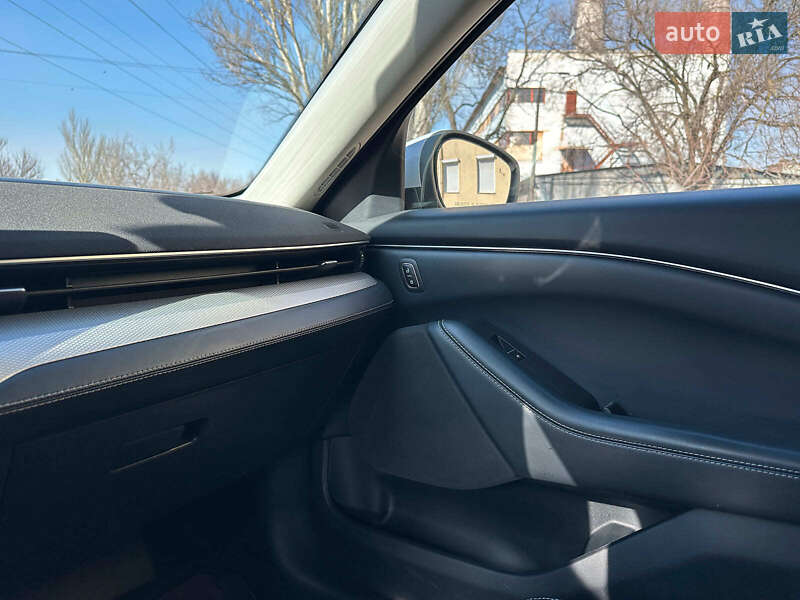 Внедорожник / Кроссовер Ford Mustang Mach-E 2021 в Запорожье