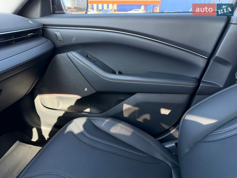 Внедорожник / Кроссовер Ford Mustang Mach-E 2024 в Львове