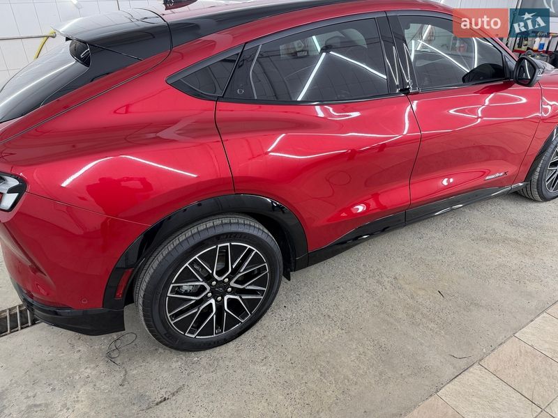 Внедорожник / Кроссовер Ford Mustang Mach-E 2024 в Львове