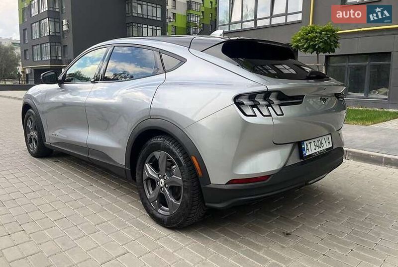 Позашляховик / Кросовер Ford Mustang Mach-E 2021 в Чернівцях