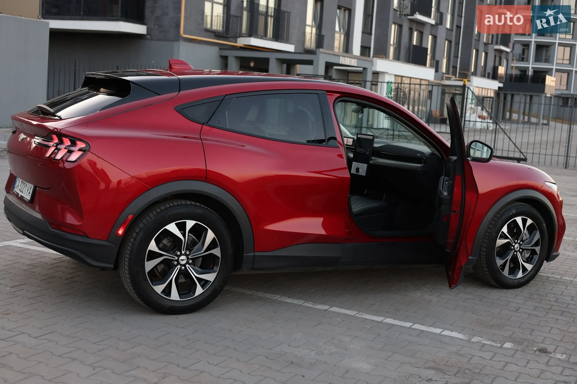2022 Ford Mustang Mach-E - мініатюра 5