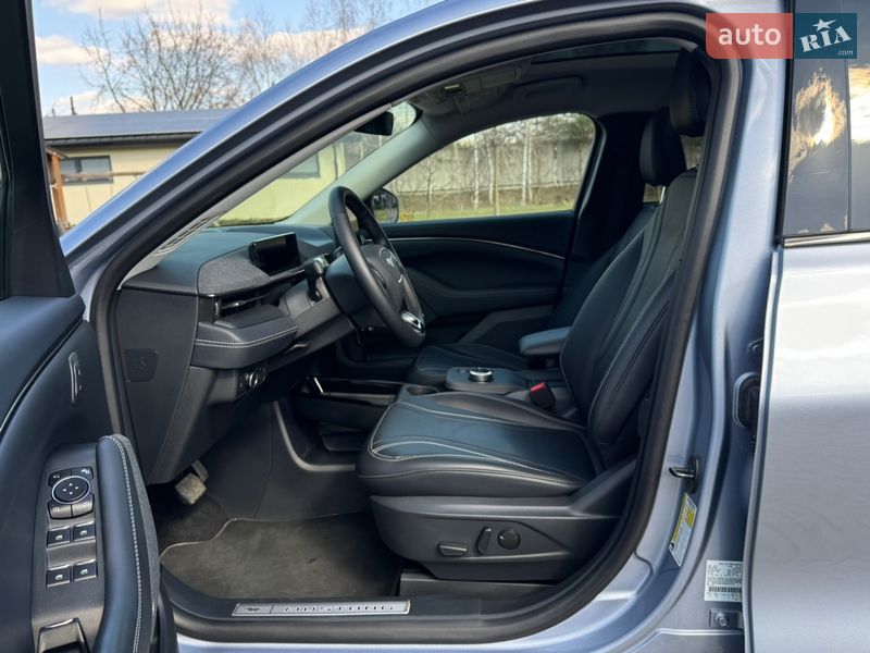 Позашляховик / Кросовер Ford Mustang Mach-E 2022 в Жовкві