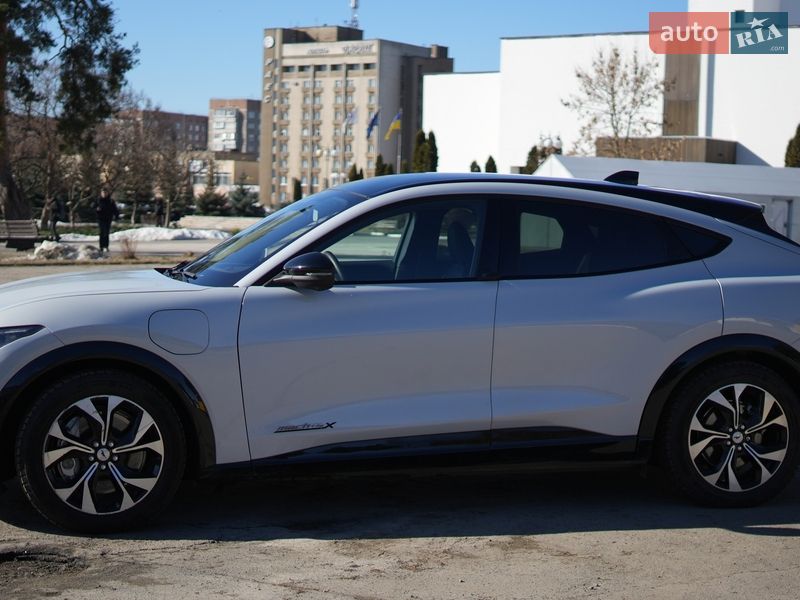 Внедорожник / Кроссовер Ford Mustang Mach-E 2023 в Вараше фото 2 Внедорожник / Кроссовер Ford Mustang Mach-E 2023 в Вараше