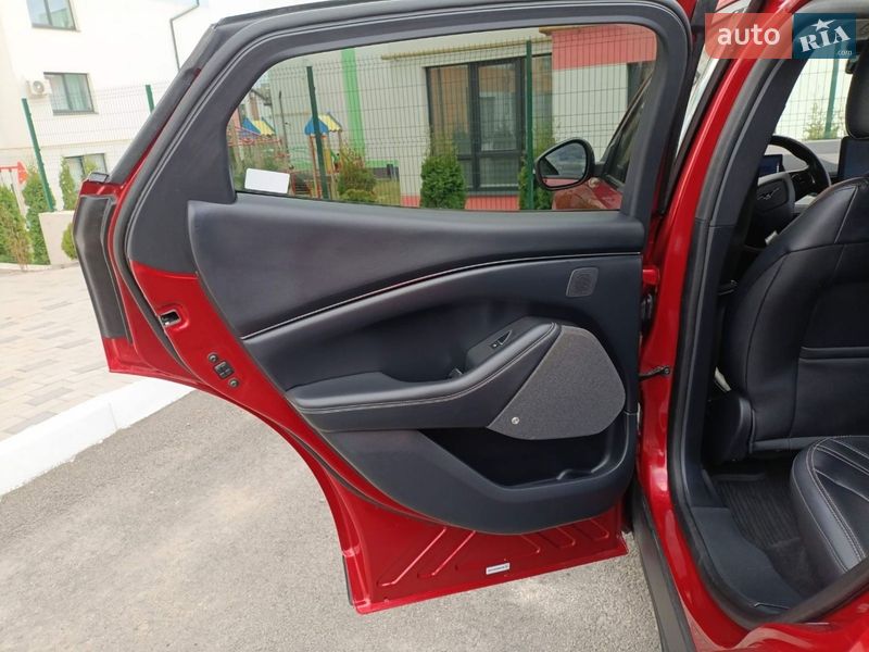 Позашляховик / Кросовер Ford Mustang Mach-E 2022 в Рівному фото 16 Позашляховик / Кросовер Ford Mustang Mach-E 2022 в Рівному