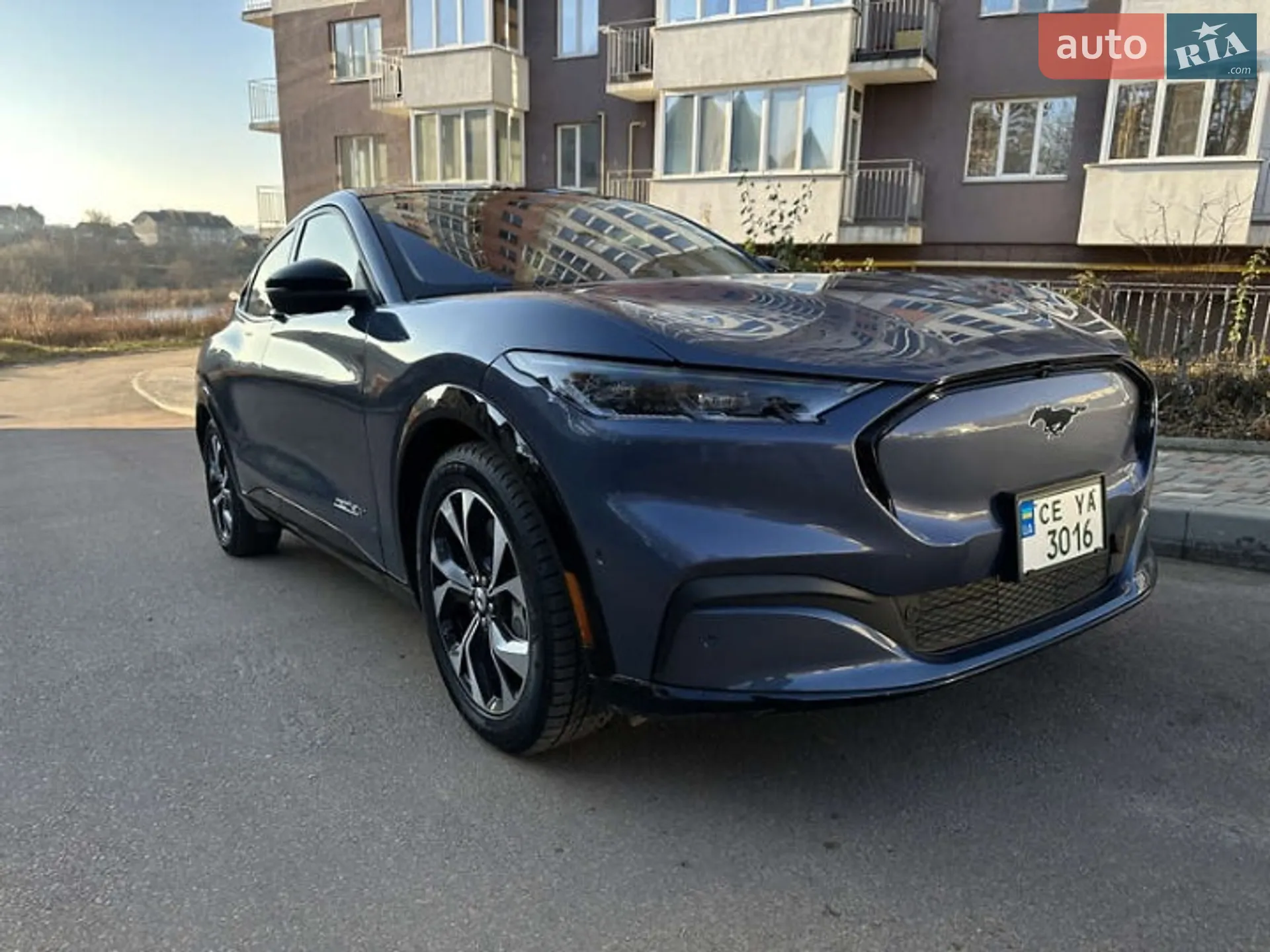 2021 Ford Mustang Mach-E - мініатюра 2