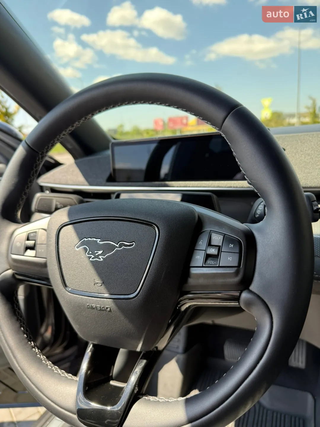 2023 Ford Mustang Mach-E - мініатюра 11