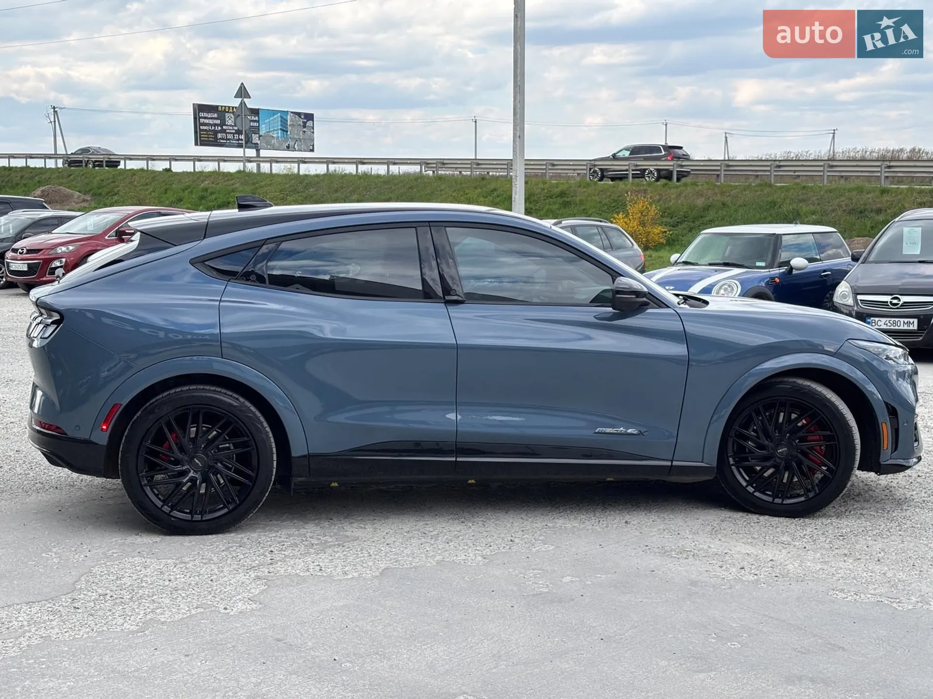 2022 Ford Mustang Mach-E - мініатюра 13