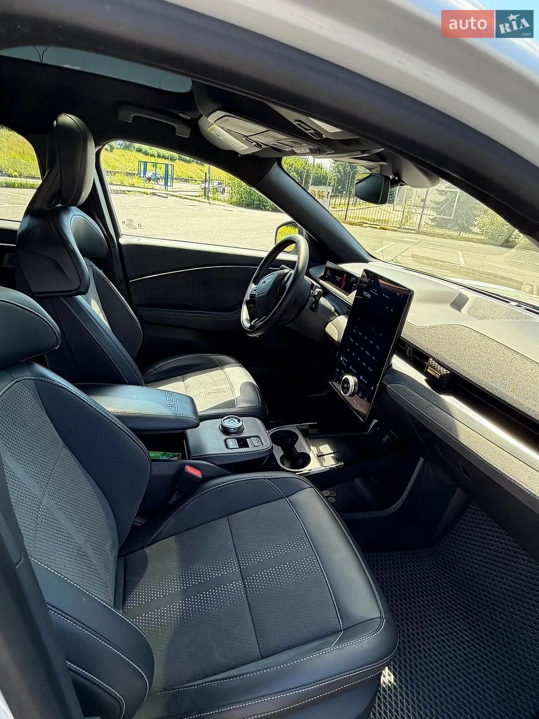 2022 Ford Mustang Mach-E - мініатюра 27