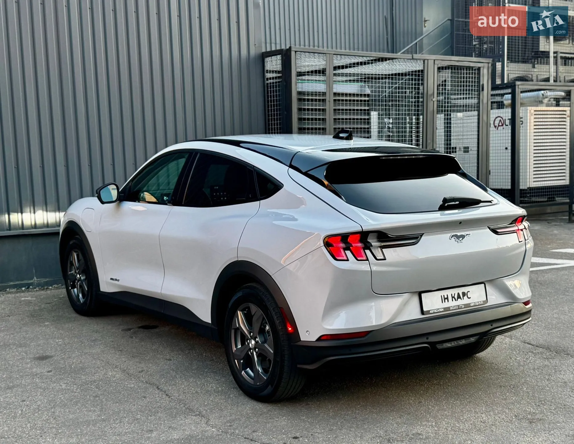 2022 Ford Mustang Mach-E - мініатюра 3