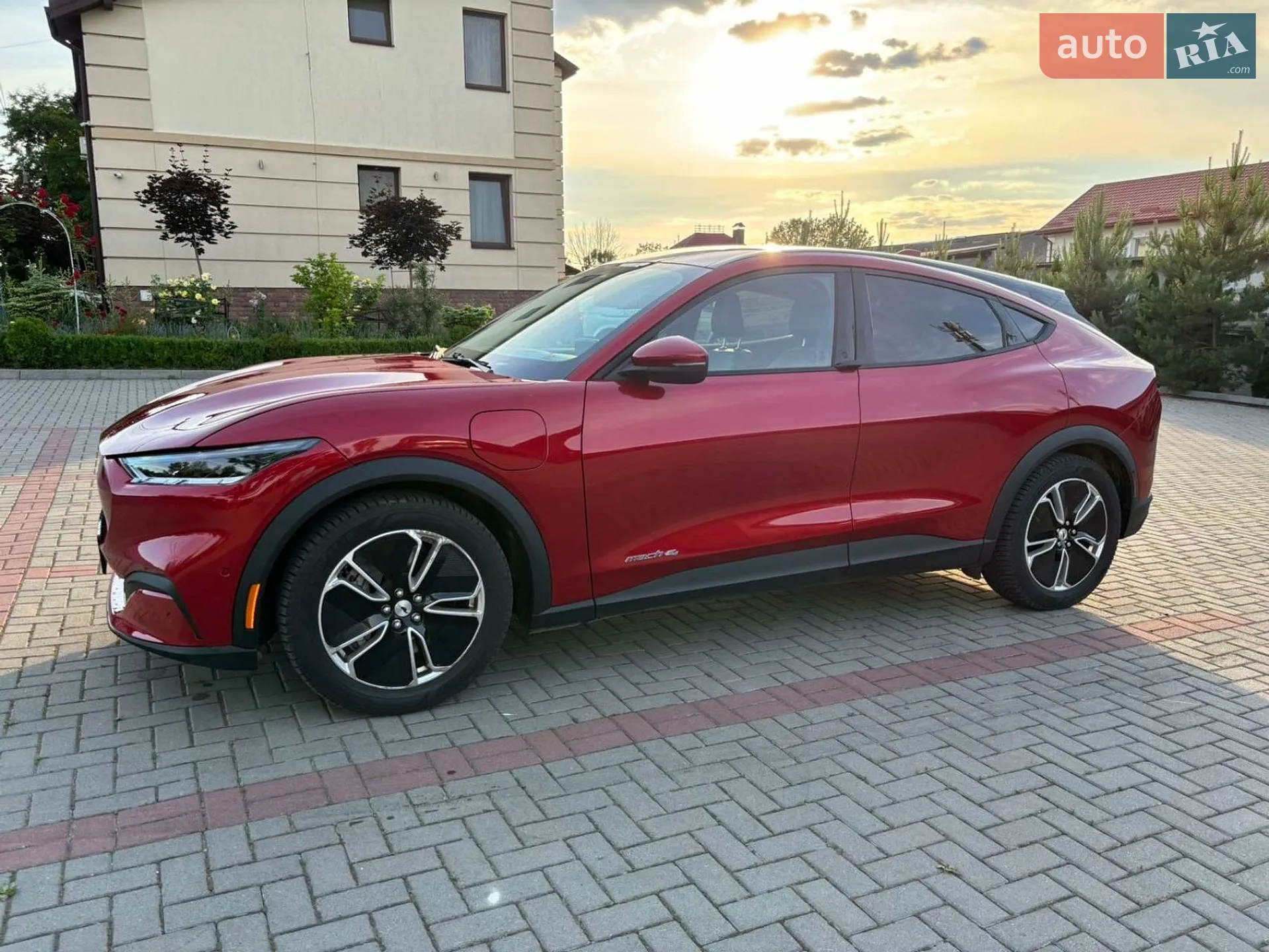2022 Ford Mustang Mach-E - мініатюра 3