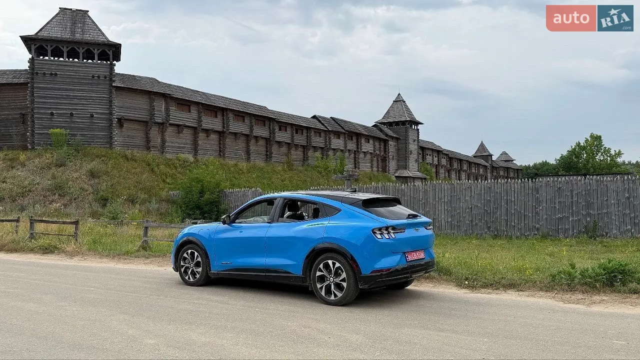 2023 Ford Mustang Mach-E - мініатюра 2